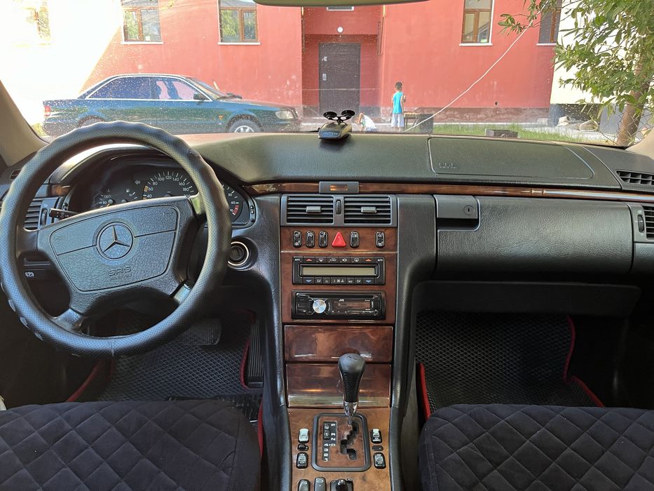 Mersedes-Benz E 280 , 1998 жылғы(торг есть хороший)