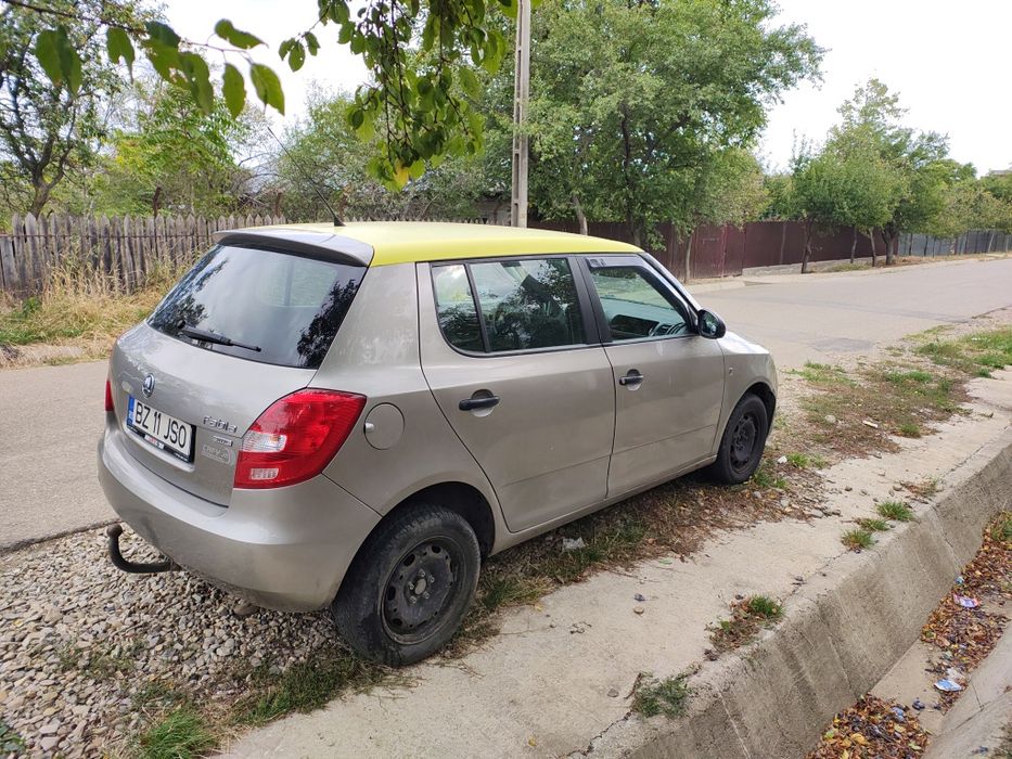 SKODA Fabia 2012 — imagine 4