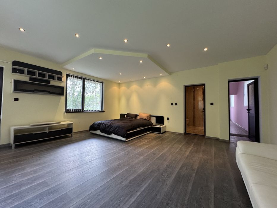 Продава се Къща в Казанлък - 380 кв.м за 343 €/кв.м - Снимка #6