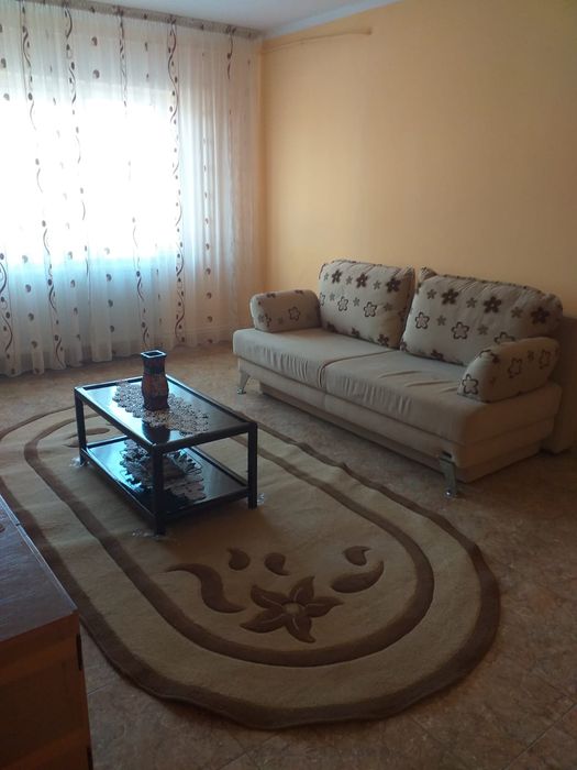 Închiriez apartament