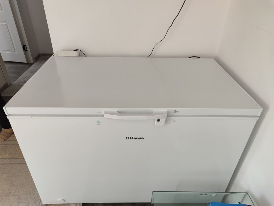 Продам морозильную камеру Hansa