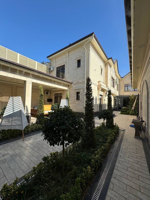 Продаю шикарный дом с Авторским ремонтом идеальноя локация ор.р Цирк