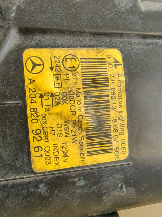 Десен фар за мерцедес w204 ксенон