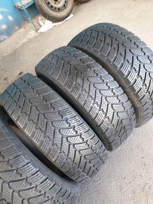 225 /65R16C  Petlas