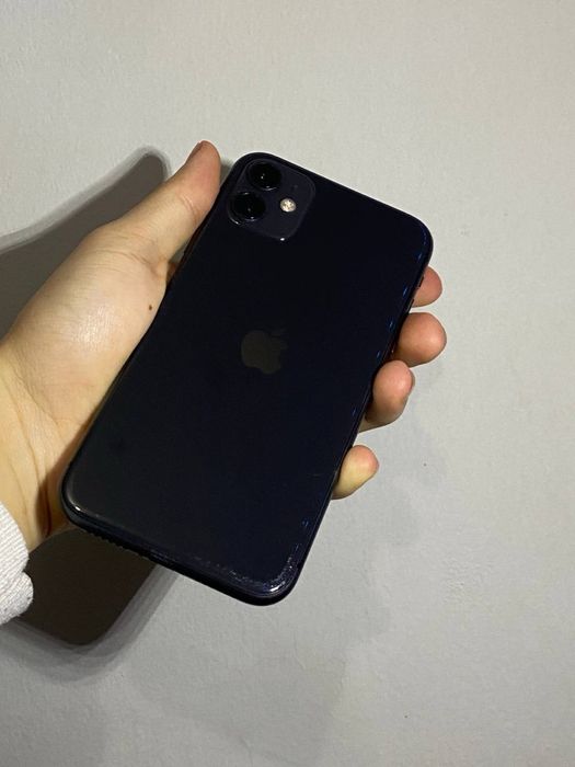 Айфон 11 продаю срочно