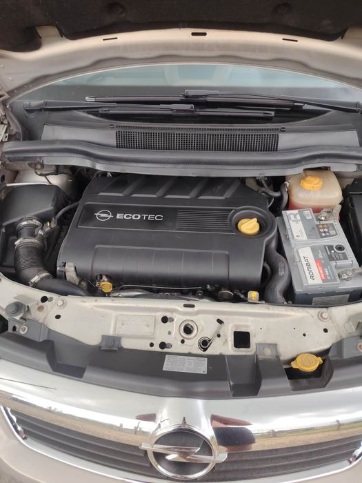 Vand schimb Opel Zafira B 7 locuri