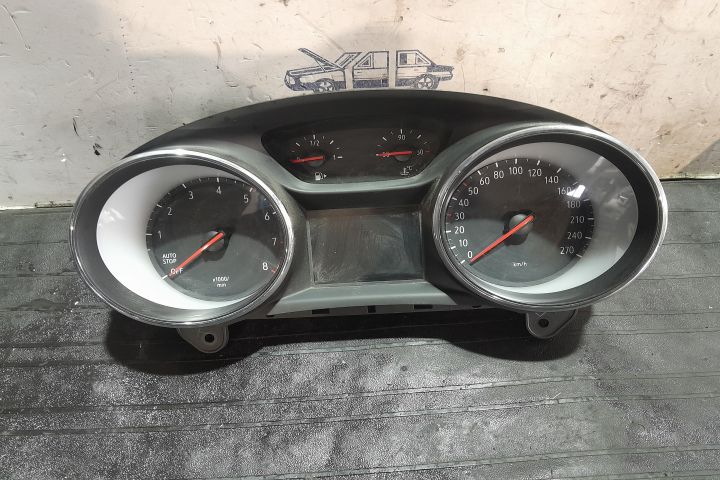 Ceasuri bord 39085721 B10XFL 39085721 B10XFL Opel Astra K