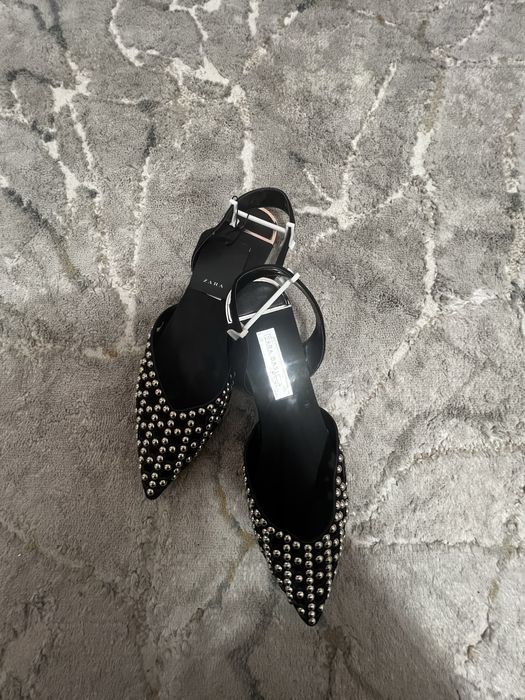 Женская обуфь от Zara.
