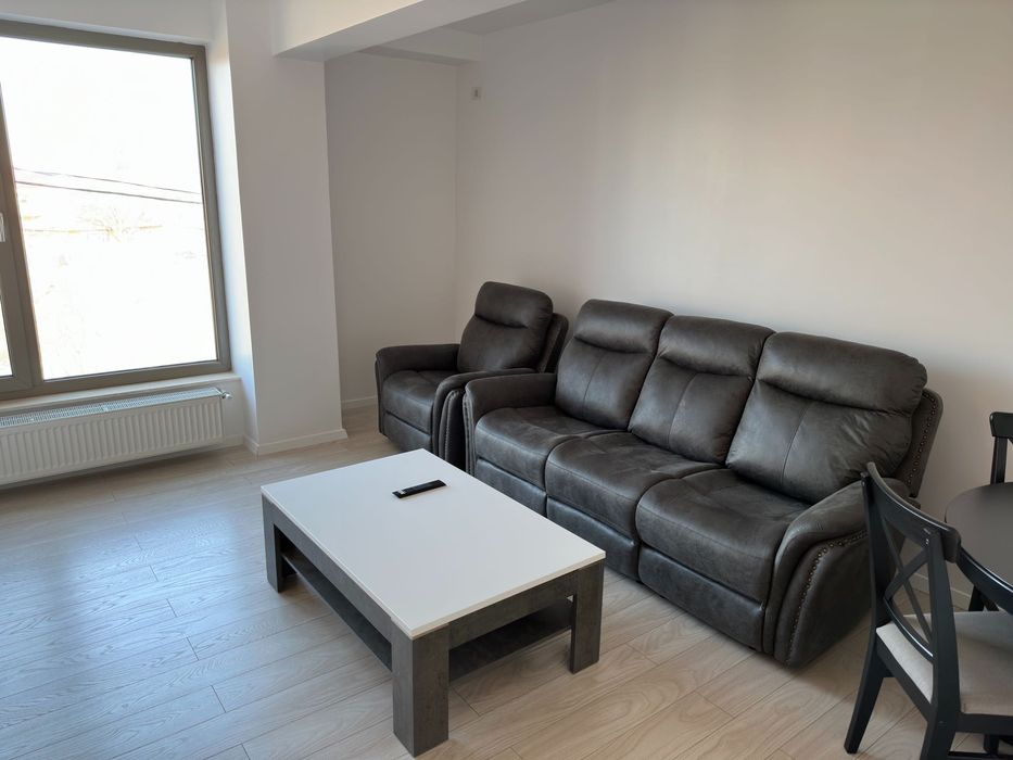 Proprietar, vand apartament cu 3 camere langa metrou Laminorului