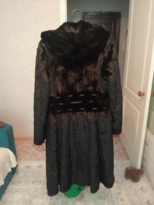 Продам норковую шубу.