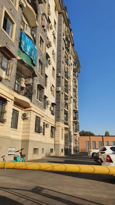 Фарход базор олдида, минус 1 этаж (ярим подвал) 32 квм, 13900