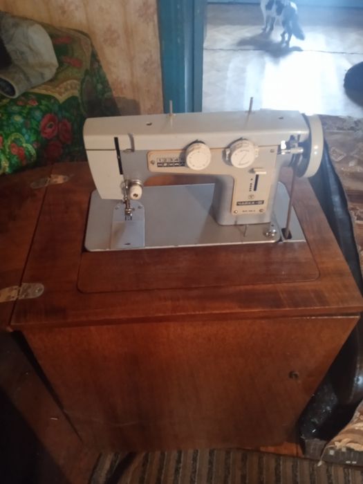Продам швейная машина