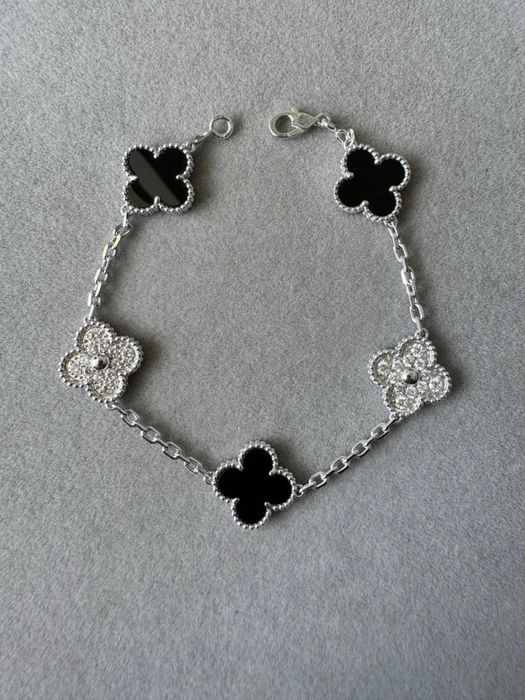 Van Cleef & Arpels Alhambra оригинална гривна