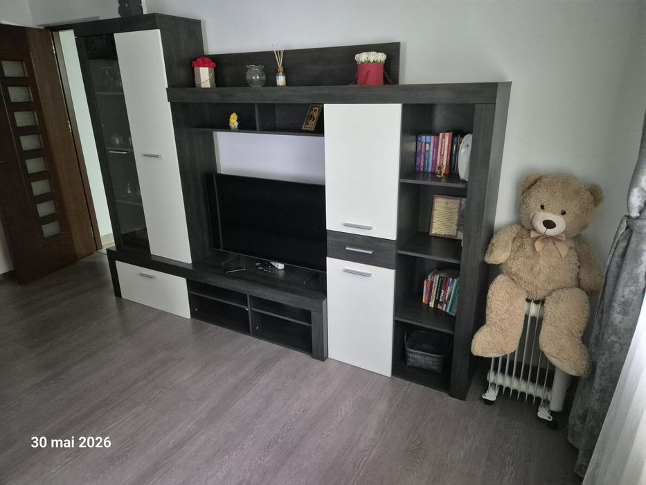 Închiriez apartament