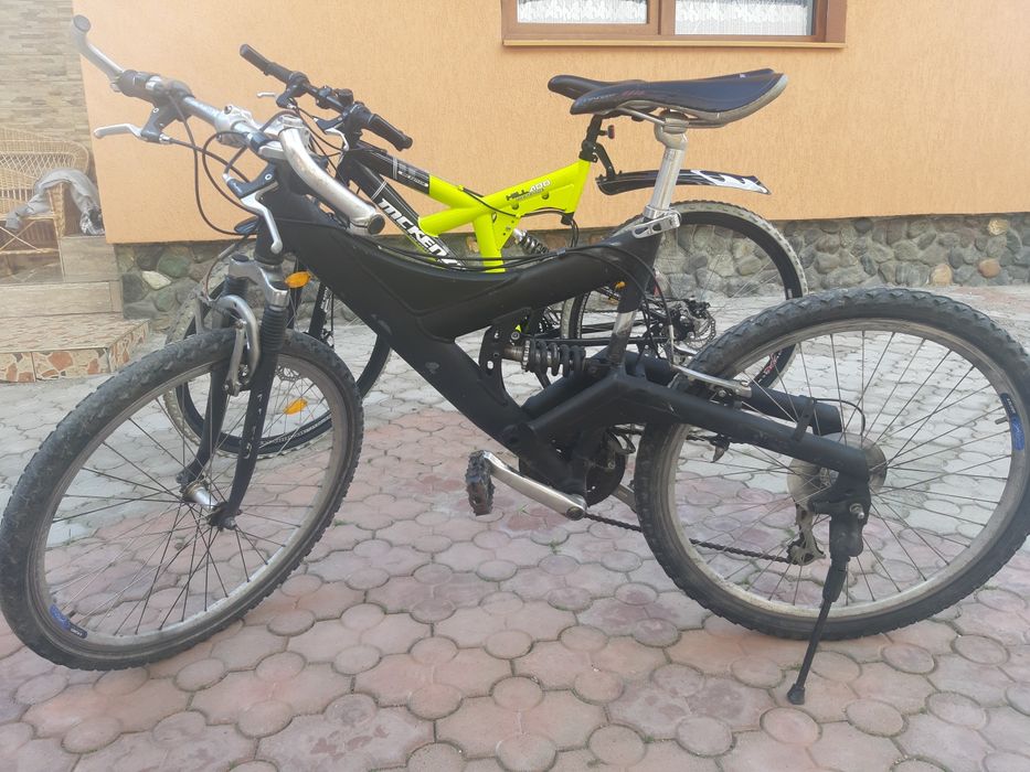 Vand bicicletă negru mat stare foarte buna