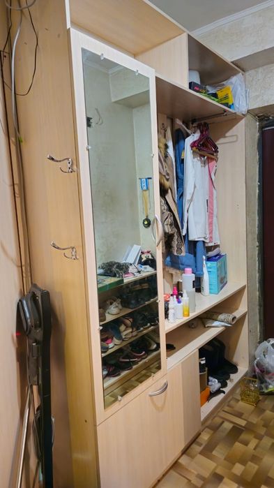 Шкаф прихожая 236 на 168см.