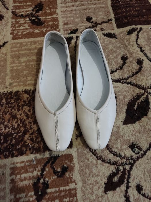 Женская кожаная обувь