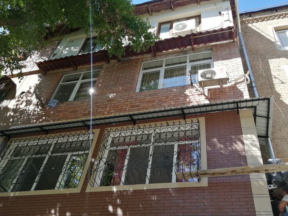 Наружная конструкция, навесы, козырьки над окнами, и бельевые ролики