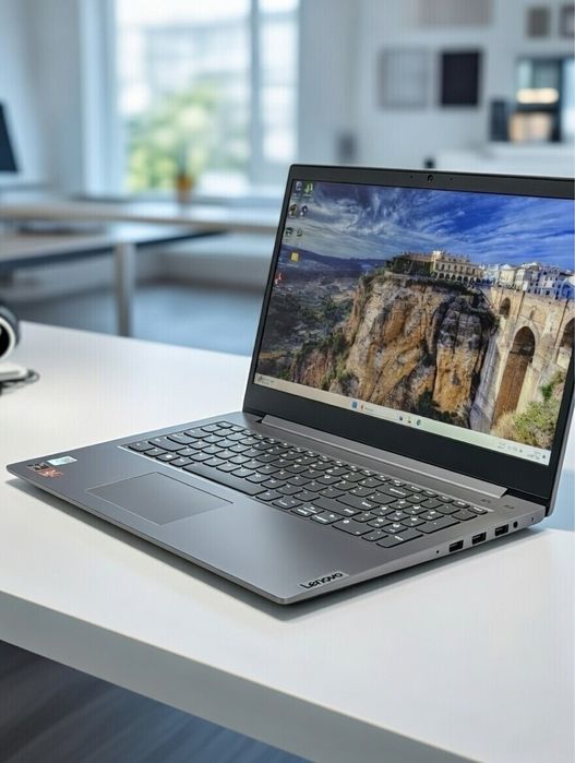 Laptop Lenovo IdeaPad -17.3 inch