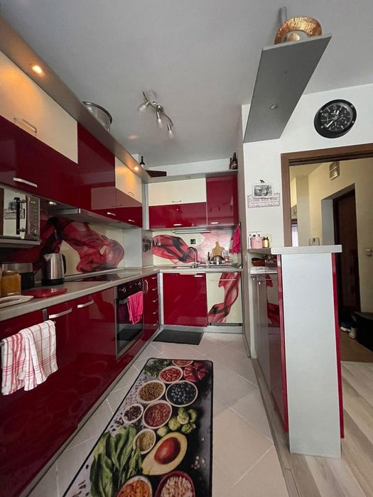 Тристаен апартамент в ж.к Зорница