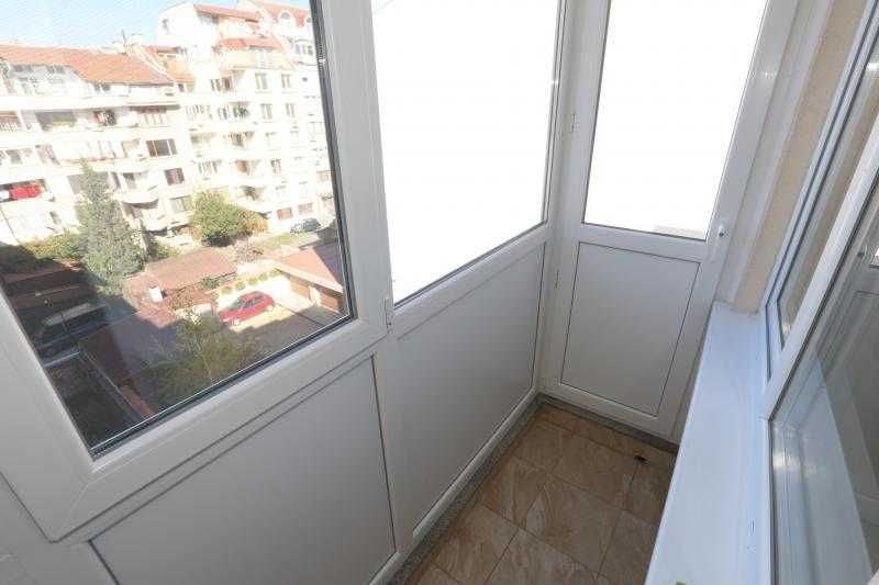 Нова оферта! Тристаен апартамент във Възраждане