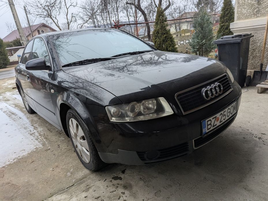 Audi A4 pentru reparat, în stare perfect funcțională