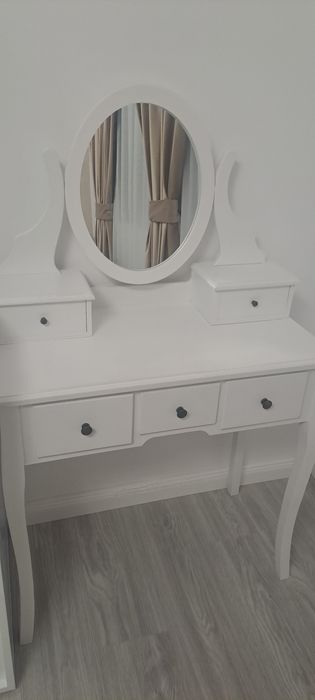 Masuta de machiaj+scaunel