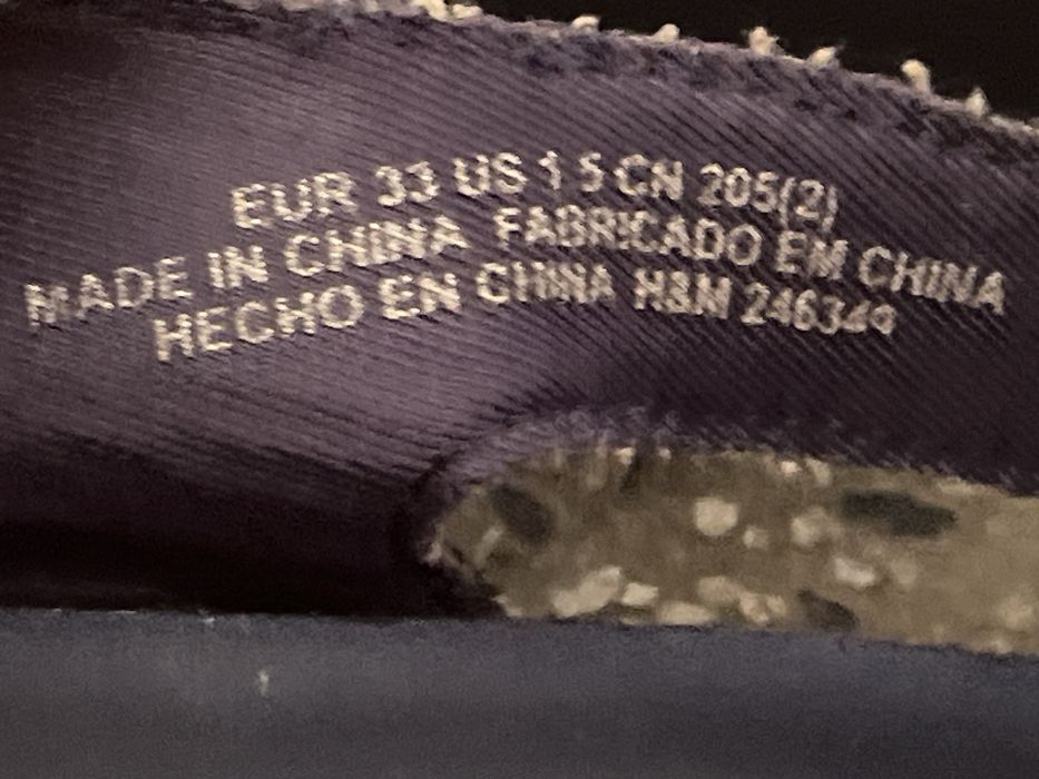 Сандали и чехли размери 34 и 35 перфектни за лятото