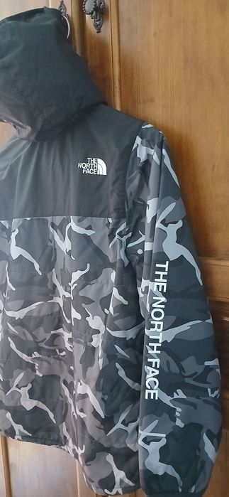 Geaca adolescenti 13-14 ani(L)fara defecte sau urme de uzura.