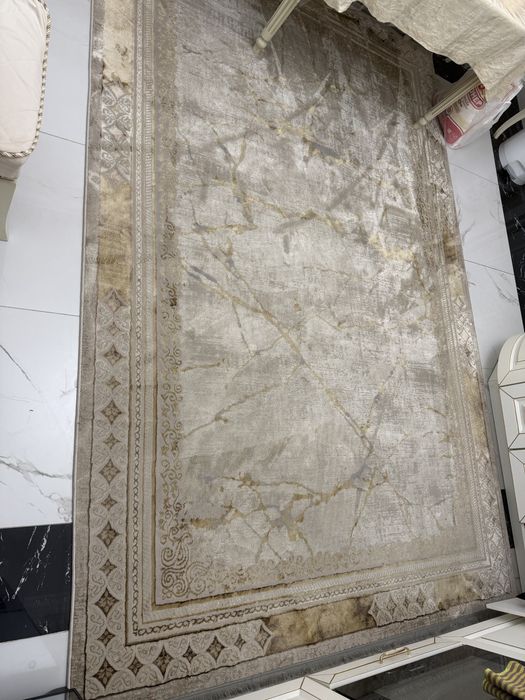 Продам ковер плотный 200х300