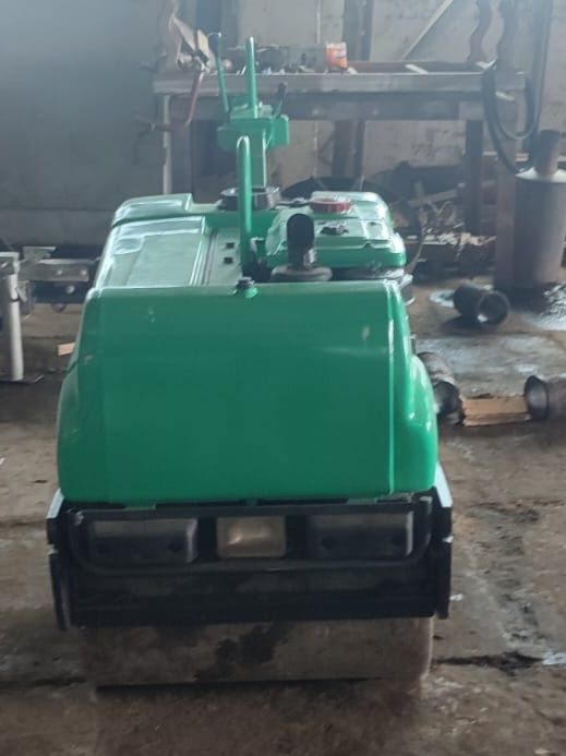 Ручной тротуарный каток