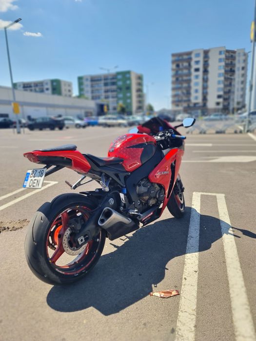 Honda cbr 1000rr fireblade