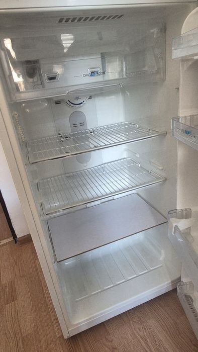 Холодильник сатылады.Срочно
