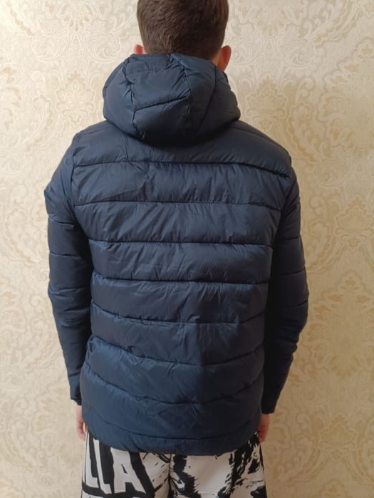 Продам куртку на подростка