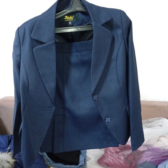 Продаю форму 1 класс девочке