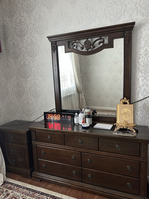 Спальный гарнитур