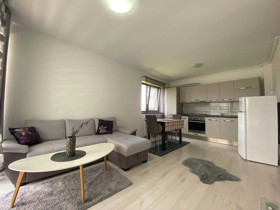 Inchiriez apartament 2 camere Class Park cu parcare privata