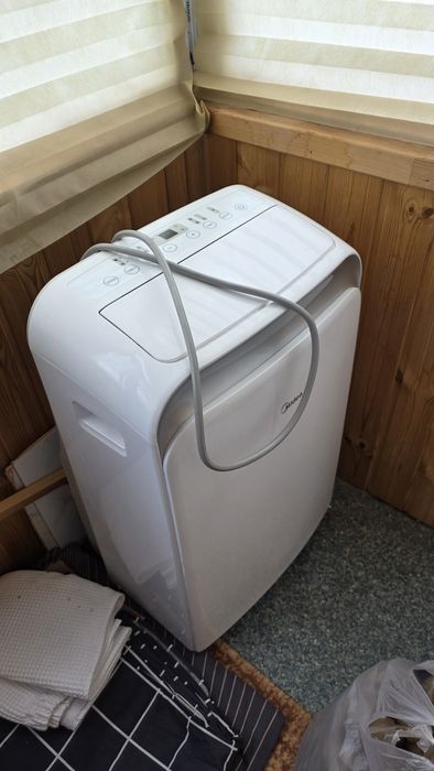 Напольный кондиционер Midea