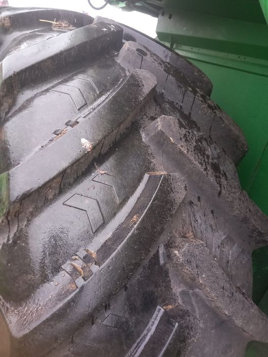 vând combina John Deere W540