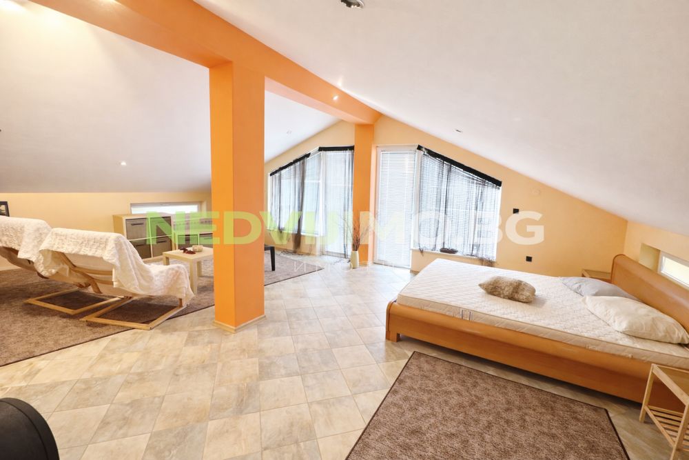 Къща на 4 етажа под наем във Виница