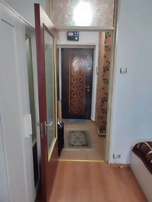 Inchiriez garsoniera Vitan