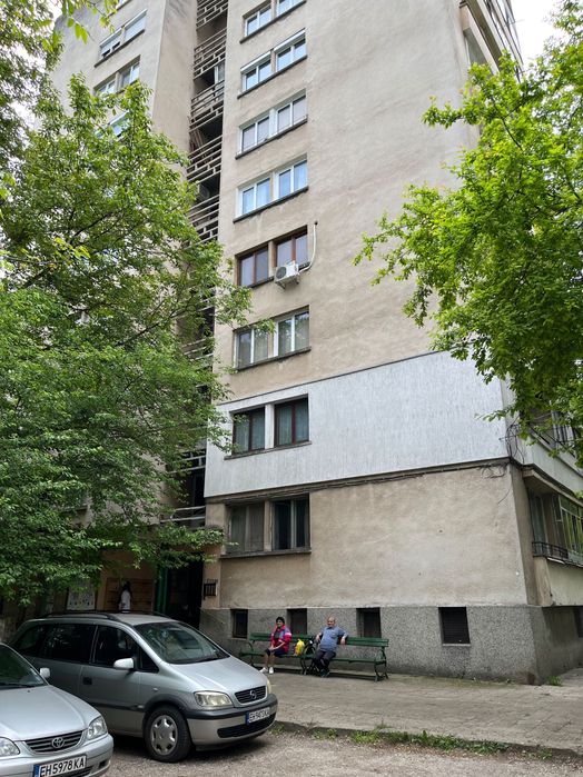 Продава се Тристаен апартамент в Плевен, Идеален център - 92 кв.м за 1544 €/кв.м - Снимка #9