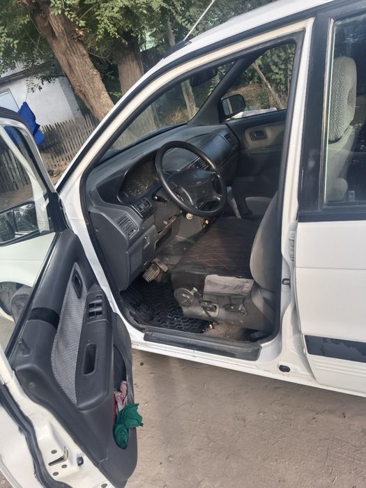 Митсубиси спейсвагон.