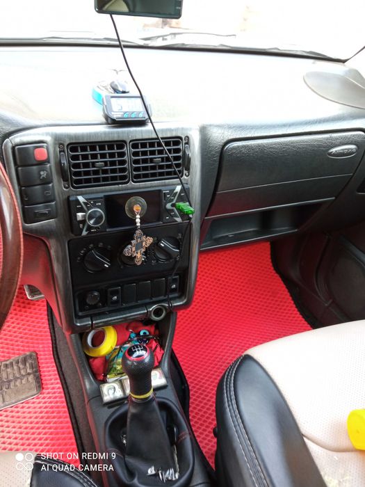 Продам машину Фольксваген Поло 2000г