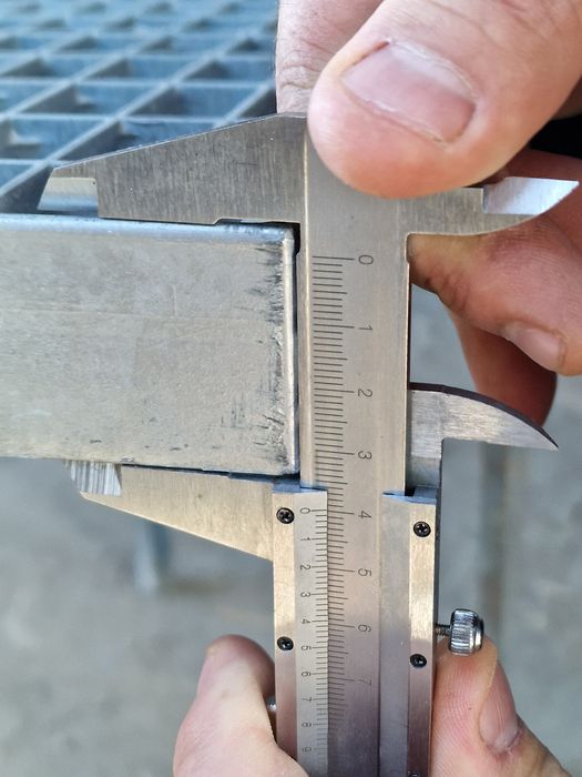 Grilaje zincate galvanizate