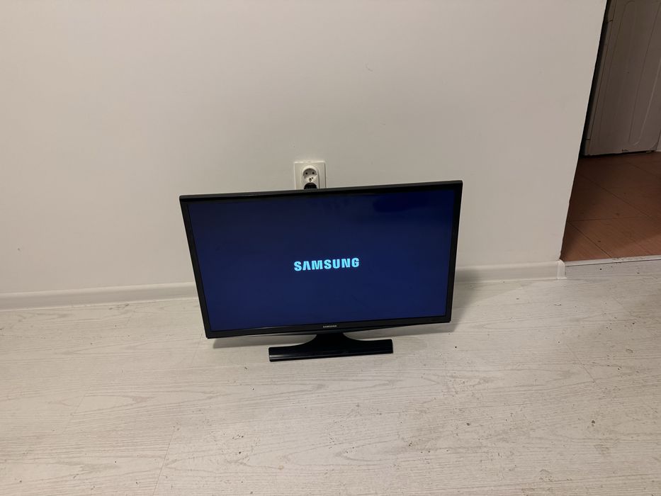Tv Samsung cu telecomanda