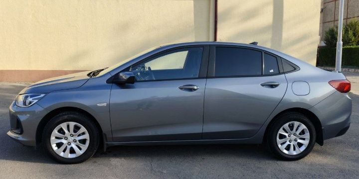 Автомобиль Chevrolet Onix