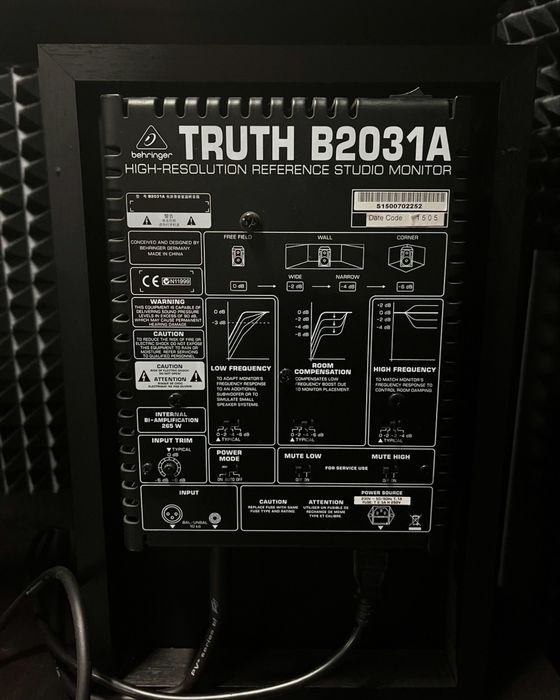 Активные студийные мониторы Behringer TRUTH B2031A (2 шт)
