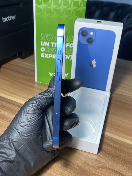 iPhone 13 • 128 GB • Blue