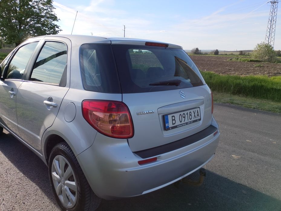 Продавам Suzuki SX4